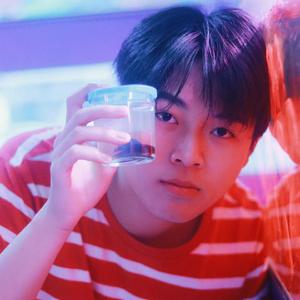 老师开裆黑丝自慰喷水
